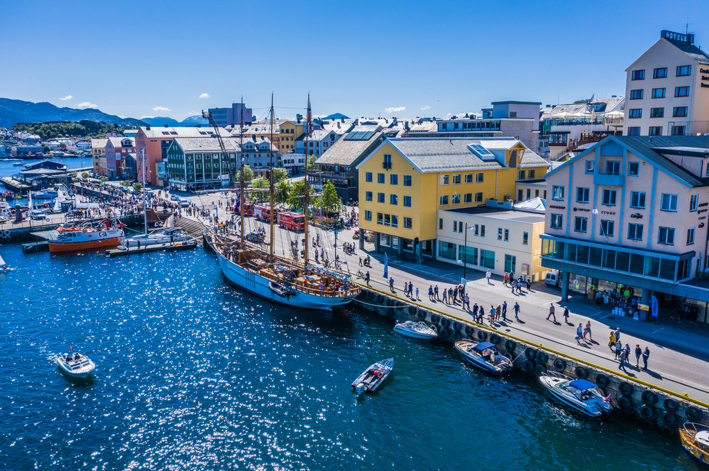 Per Kvalvik - Visitnorthwest.no - Circuit Premium Stavanger - Fiordurile Norvegiei - Alesund si Trondheim